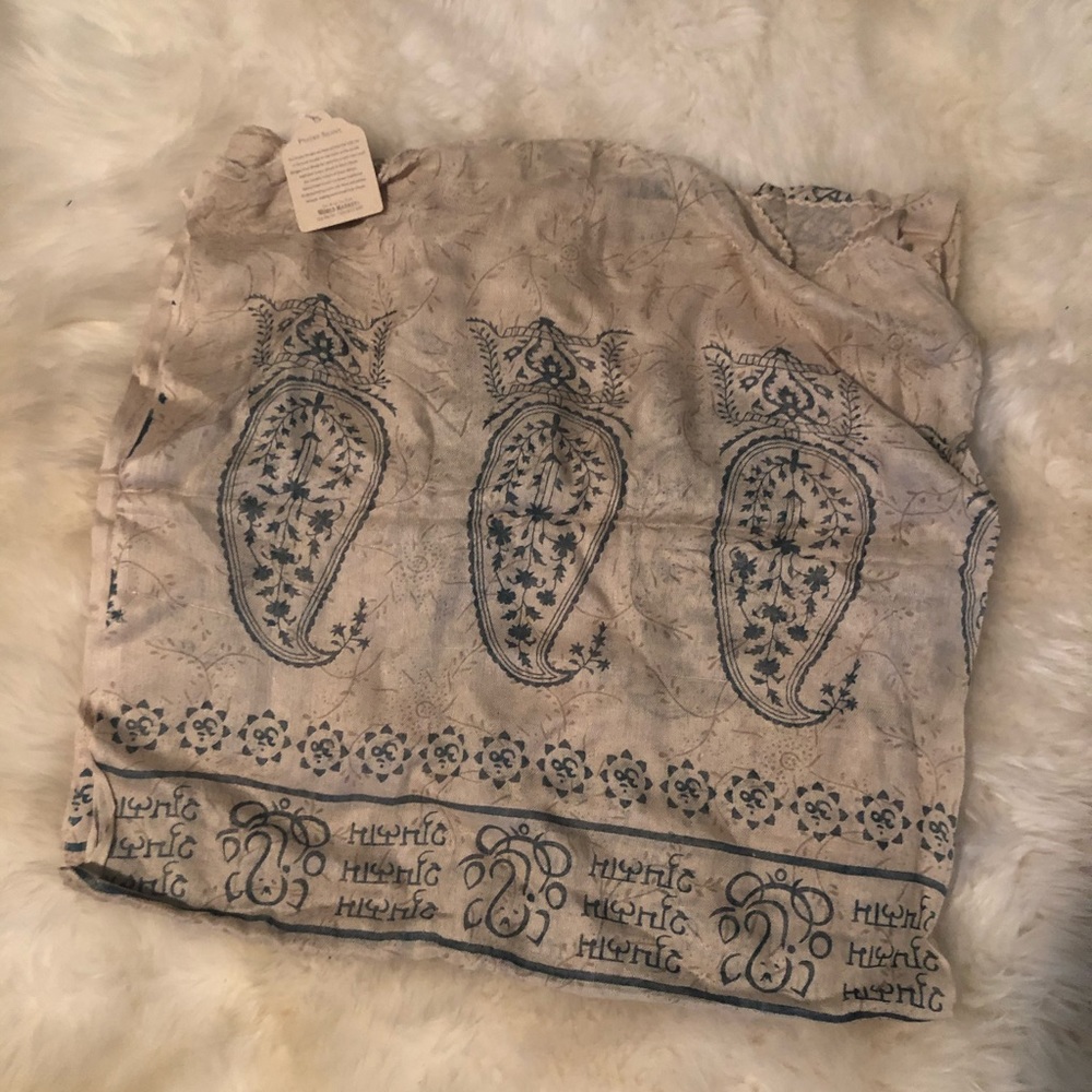 Beautiful Scarf / Shawl